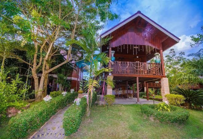 Fahsai riverview resort