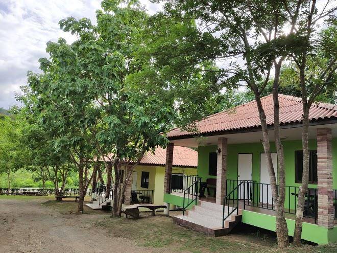 Kaengkachan lake hill resort