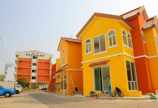 Ava hotel