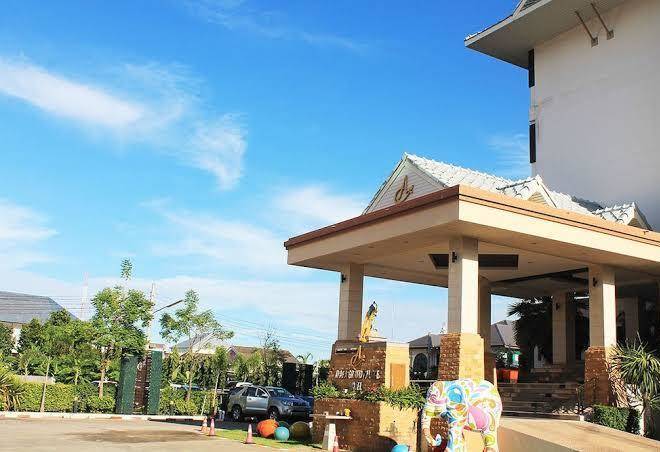 Ayara grand palace hotel