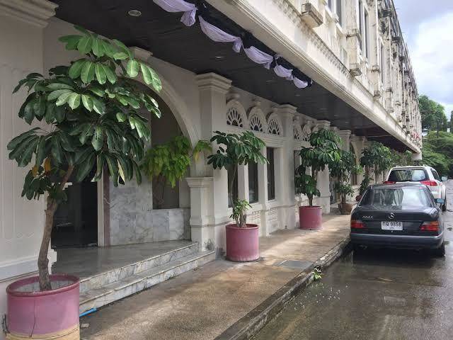 Daeng plaza hotel