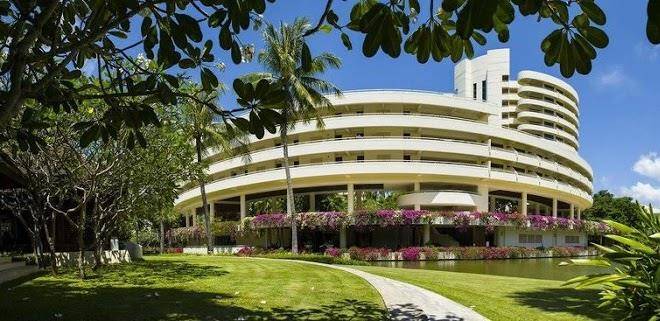 Pullman Phuket Karon Beach Resort
