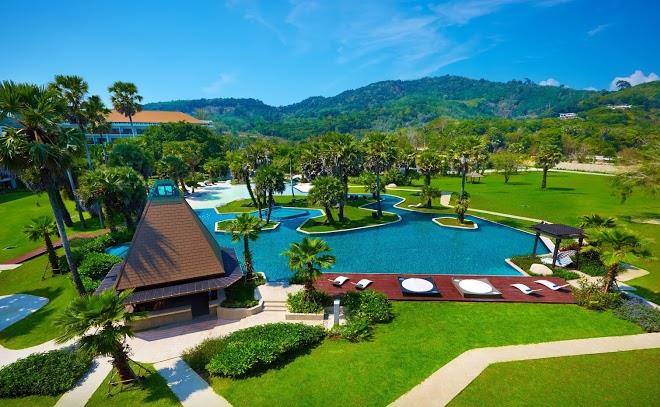 Naithonburi beach resort