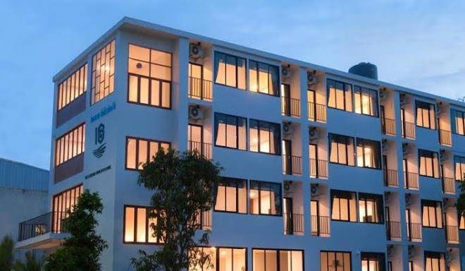 The Sixteenth Surin Beach Hotel Image