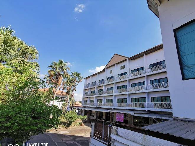 Wang samran hotel