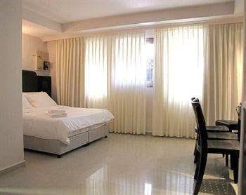 Ploy pool resort hua hin