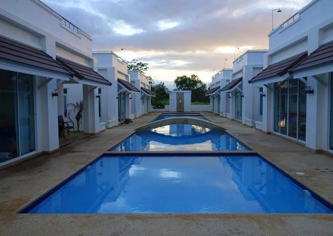 Pineapple hills resort