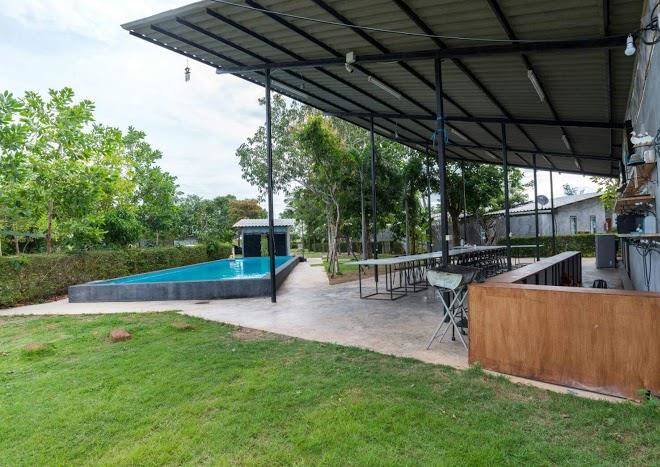 Sandee riverside resort