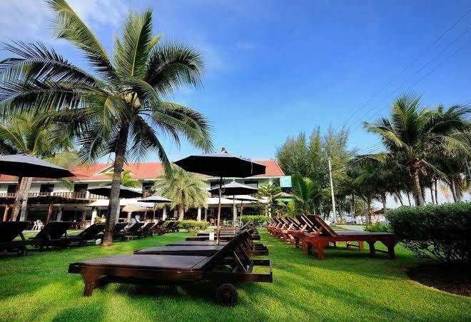 Dolphin bay resort
