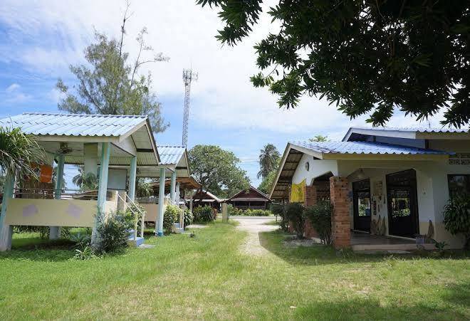Wasana resort bang ben beach ranong