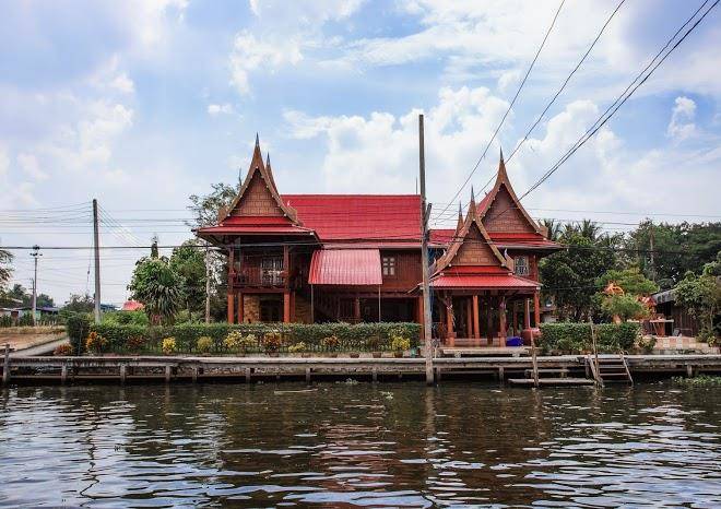 Civilai ruen thai
