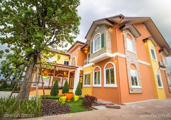 Eitanic resort ratchaburi
