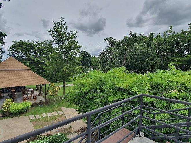 Arthit thai orchard & resort and posh cafe