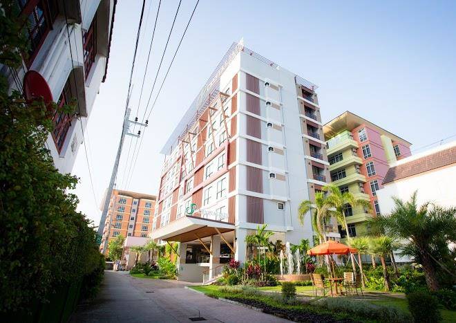 Crystal jade hotel