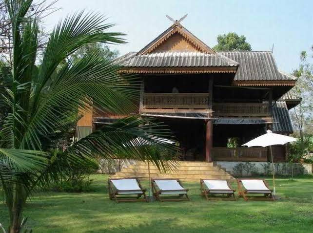 Ruen thai rim haad resort