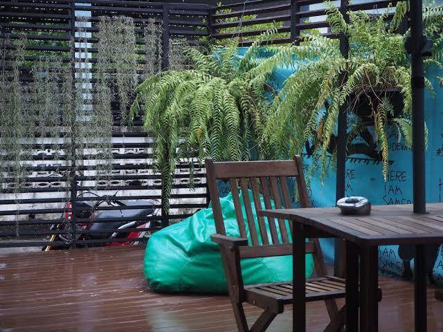 Sidewalk boutique hotel and cafe