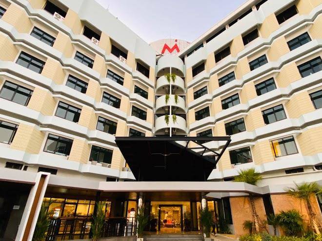 M grand roi et hotel
