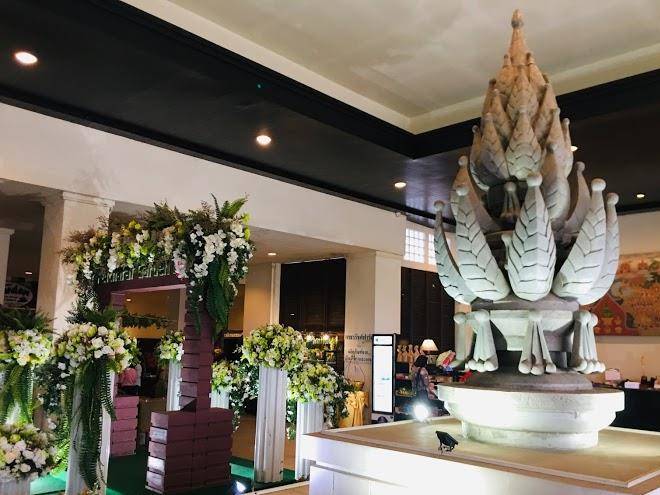 Petcharat garden