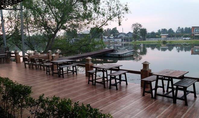 Nature and green resort amphawa