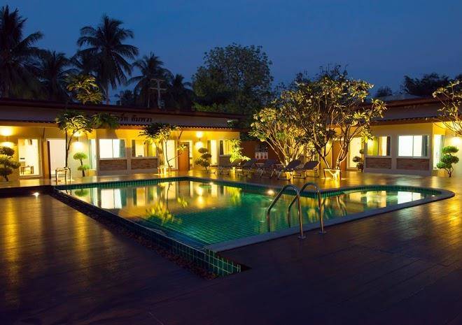 Thongchai resort amphawa