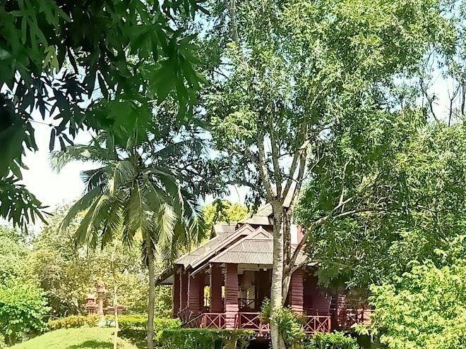 Ban ing nam resort