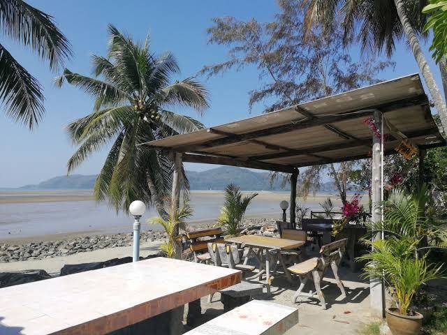Marina resort and restaurant
