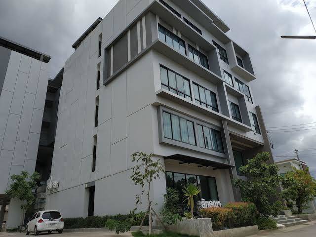 Luxsna residence
