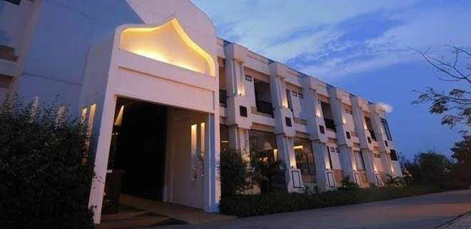 The ananda museum gallery hotel