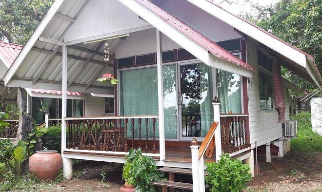 Ruen suphan riverside