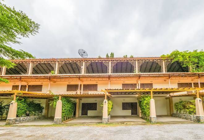 Maingam riverside resort