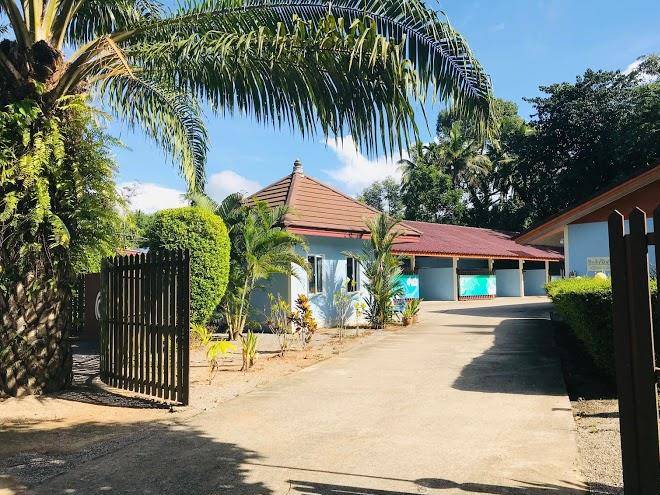 Aunrak Resort Hotel Image