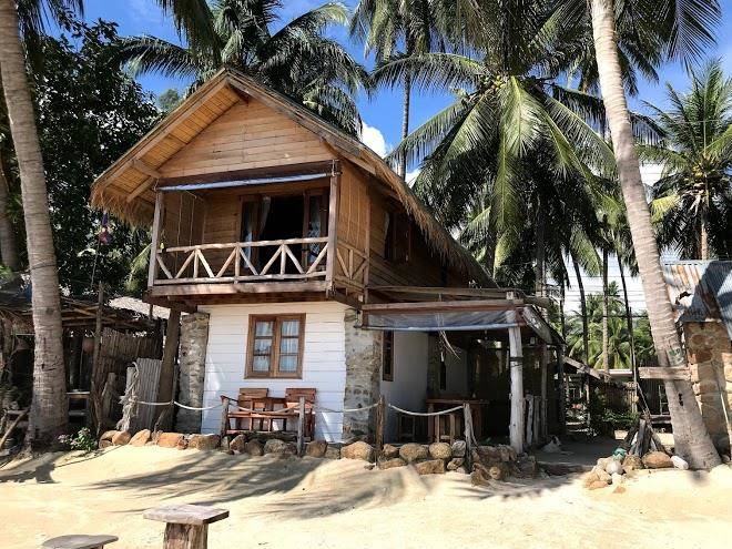 Castaway beach bungalows