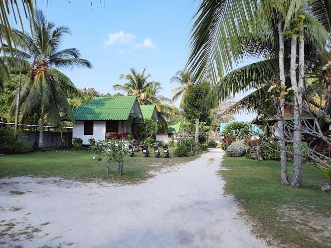 Double duke seafood & bungalows