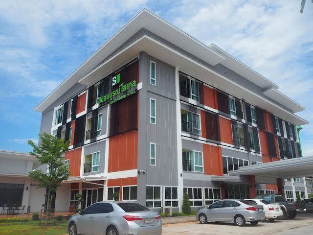 Suksomboon hotel suratthani
