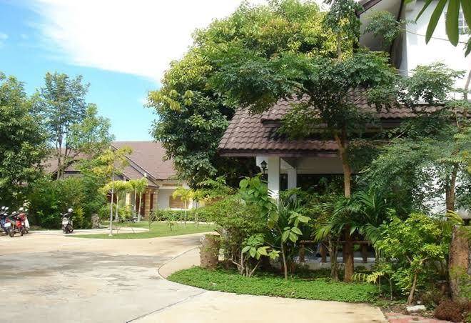 Thongpeka Hotel Image