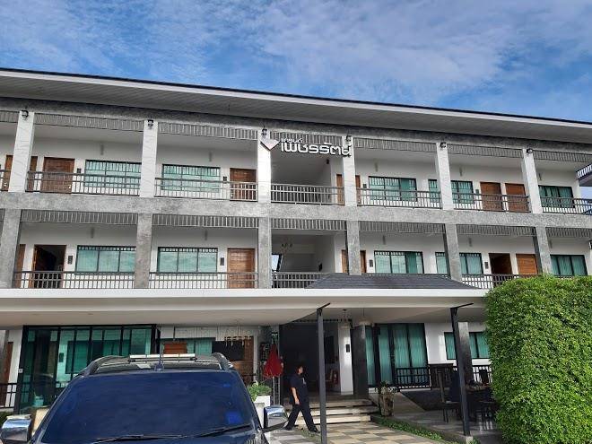 Petcharat grand hotel maesot