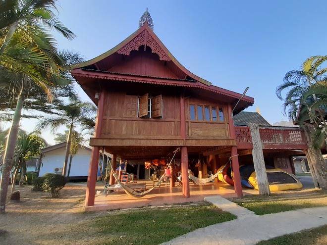 Umphang buri resort