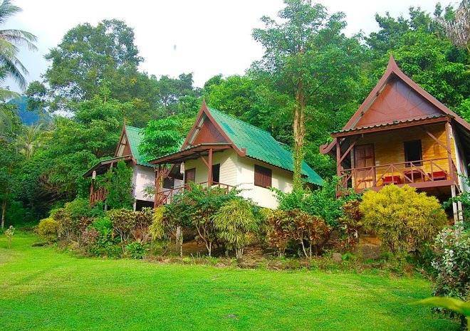 Tp hut bungalows
