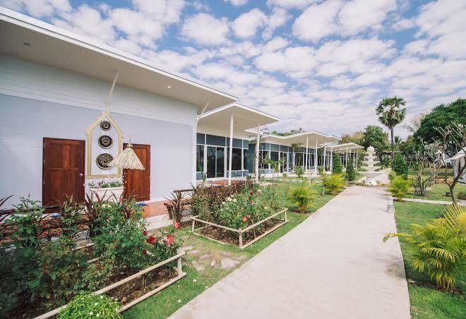 Bluemoon riverside resort ubon ratchathani
