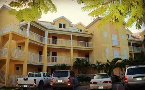 Smooth Sailing By Living Easy Abaco Image