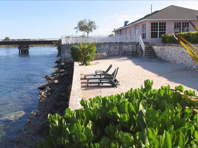 Love At First Sight Hotel & Restaurant Image