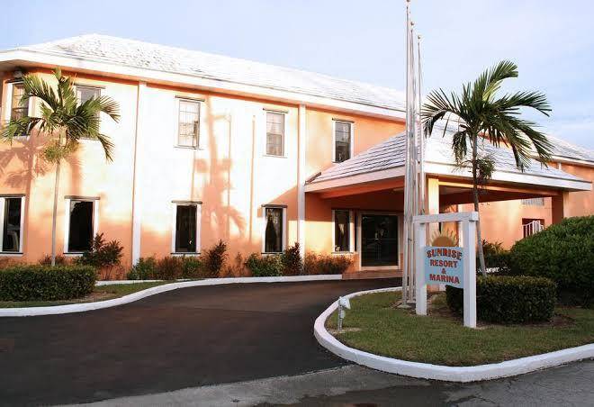 Running Mon Resort Image