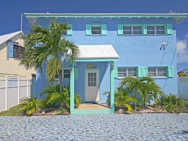 Island Waves Bahamas Image