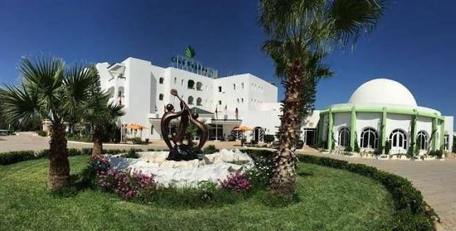 Daphne miramar club hotel