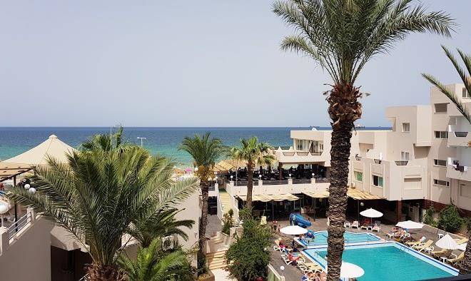 Karawan beach & resort hotel