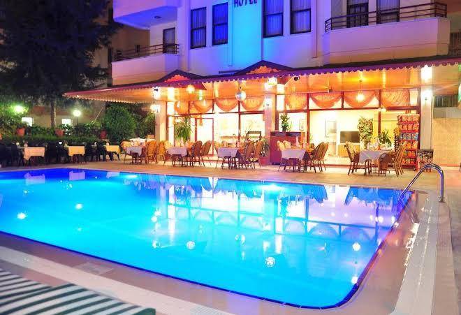 Amber rose hotel