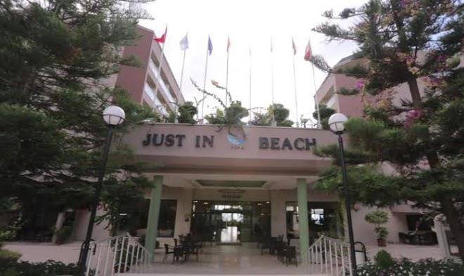 Aska just in beach