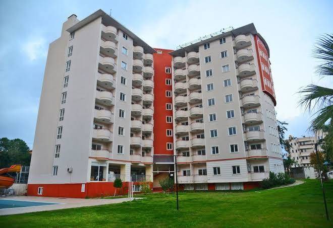 Banana beach hotel