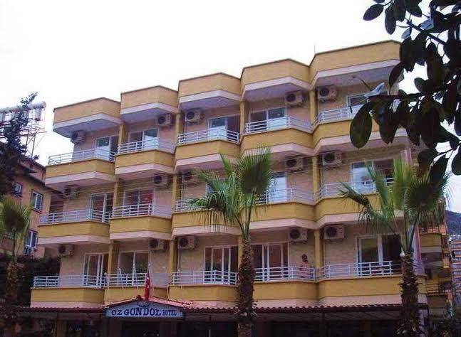 Kleopatra gondola hotel