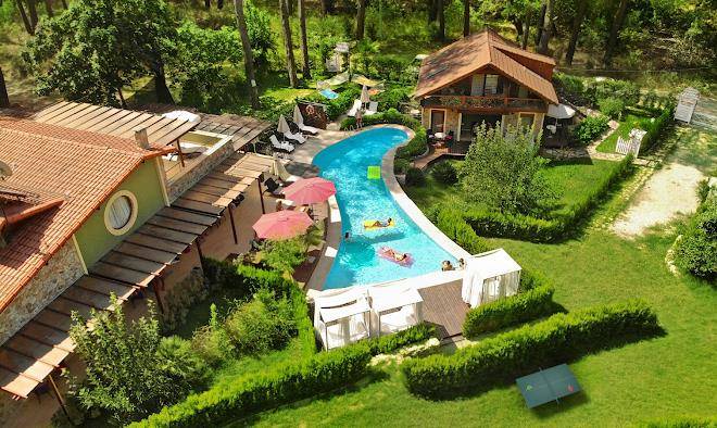 Zumrut cirali otel